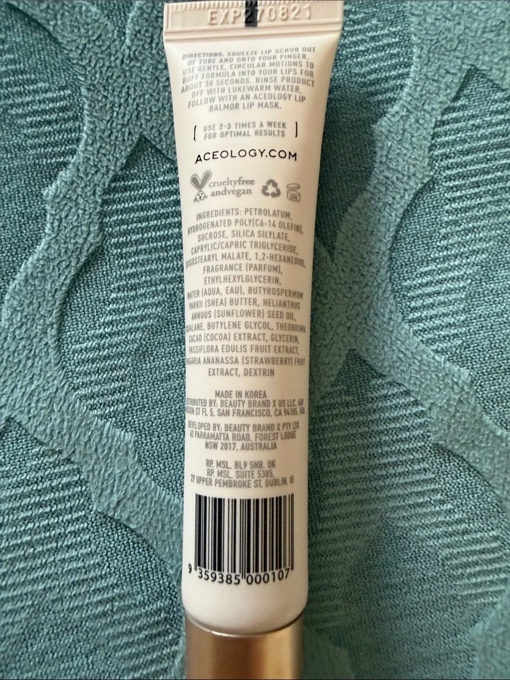 Aceology Passion Fruit Lip Scrub - White & Gold